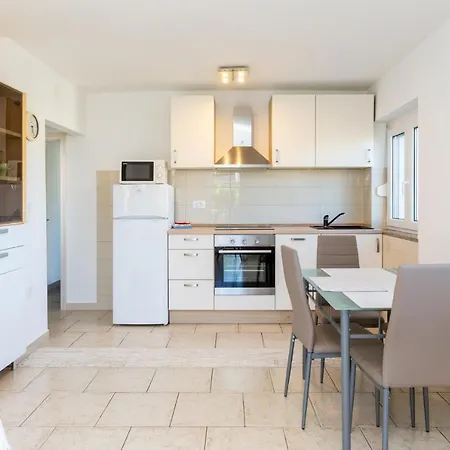 Apartamento Alojzija *