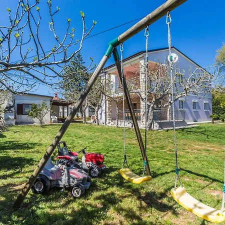 Alojzija Apartamento *