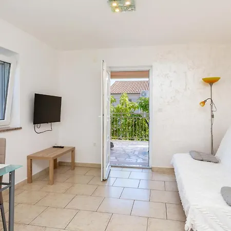 Alojzija Apartament *